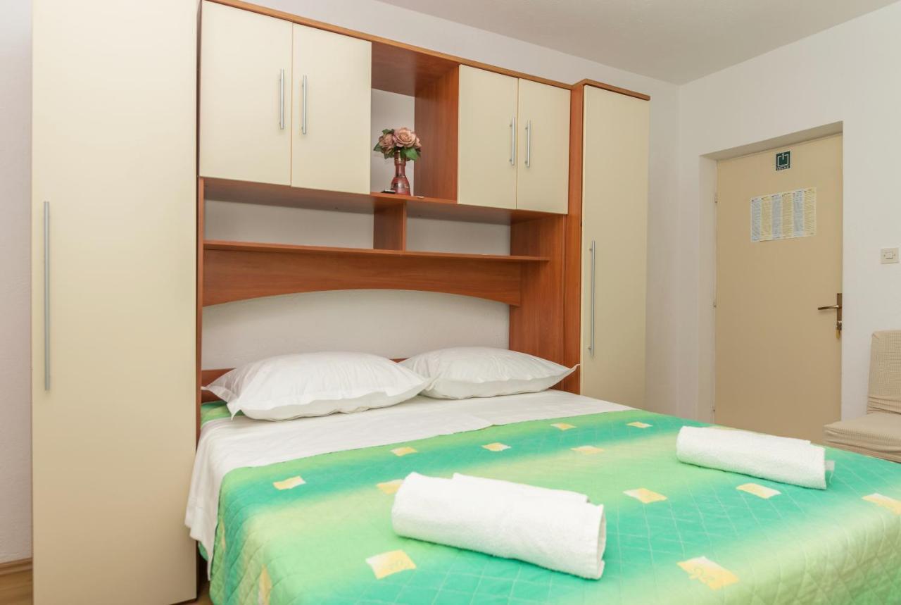 Apartments Dalmato Макарска Екстериор снимка