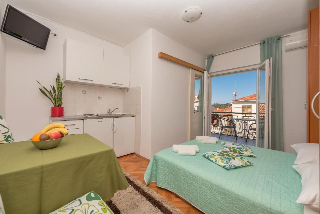 Apartments Dalmato Макарска Екстериор снимка