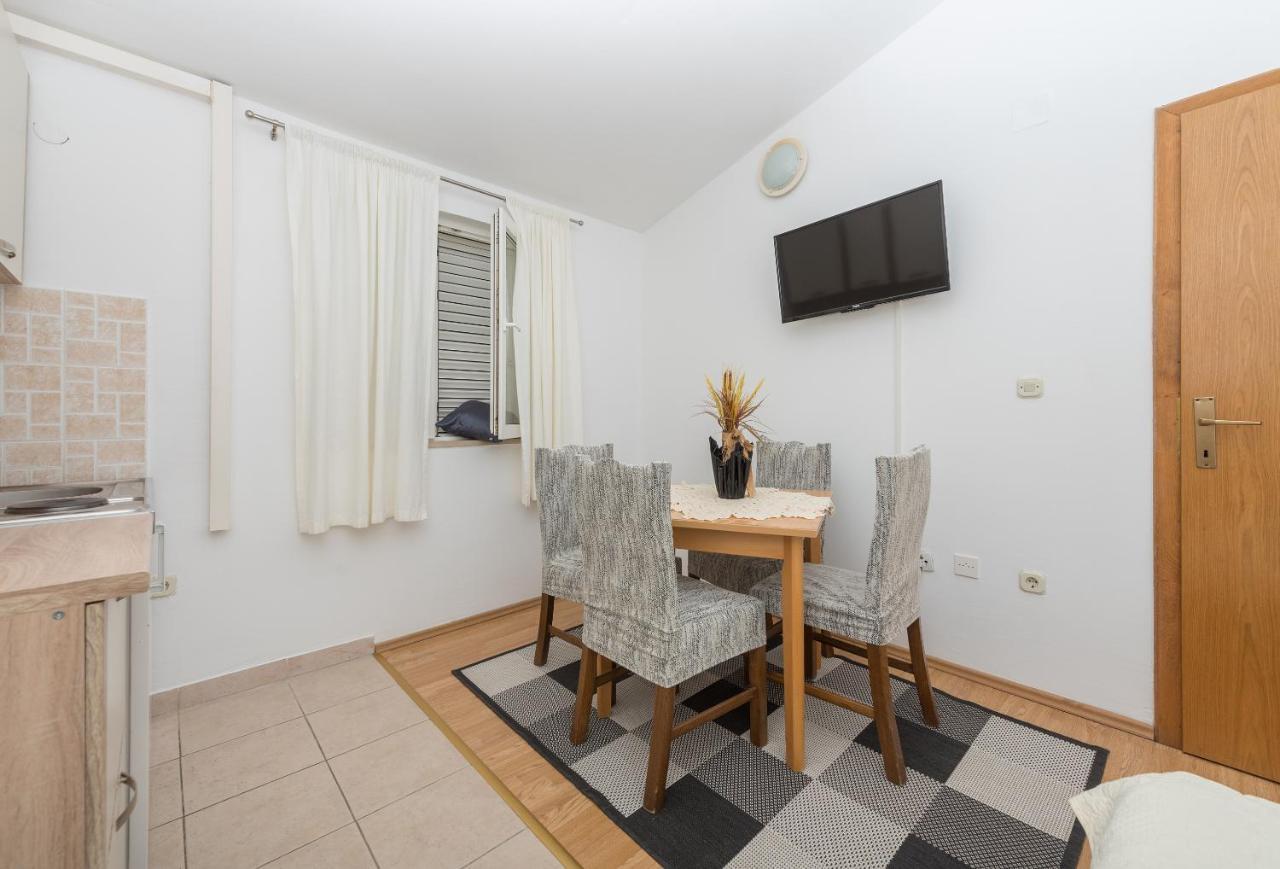 Apartments Dalmato Макарска Екстериор снимка