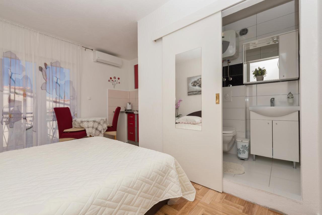 Apartments Dalmato Макарска Екстериор снимка