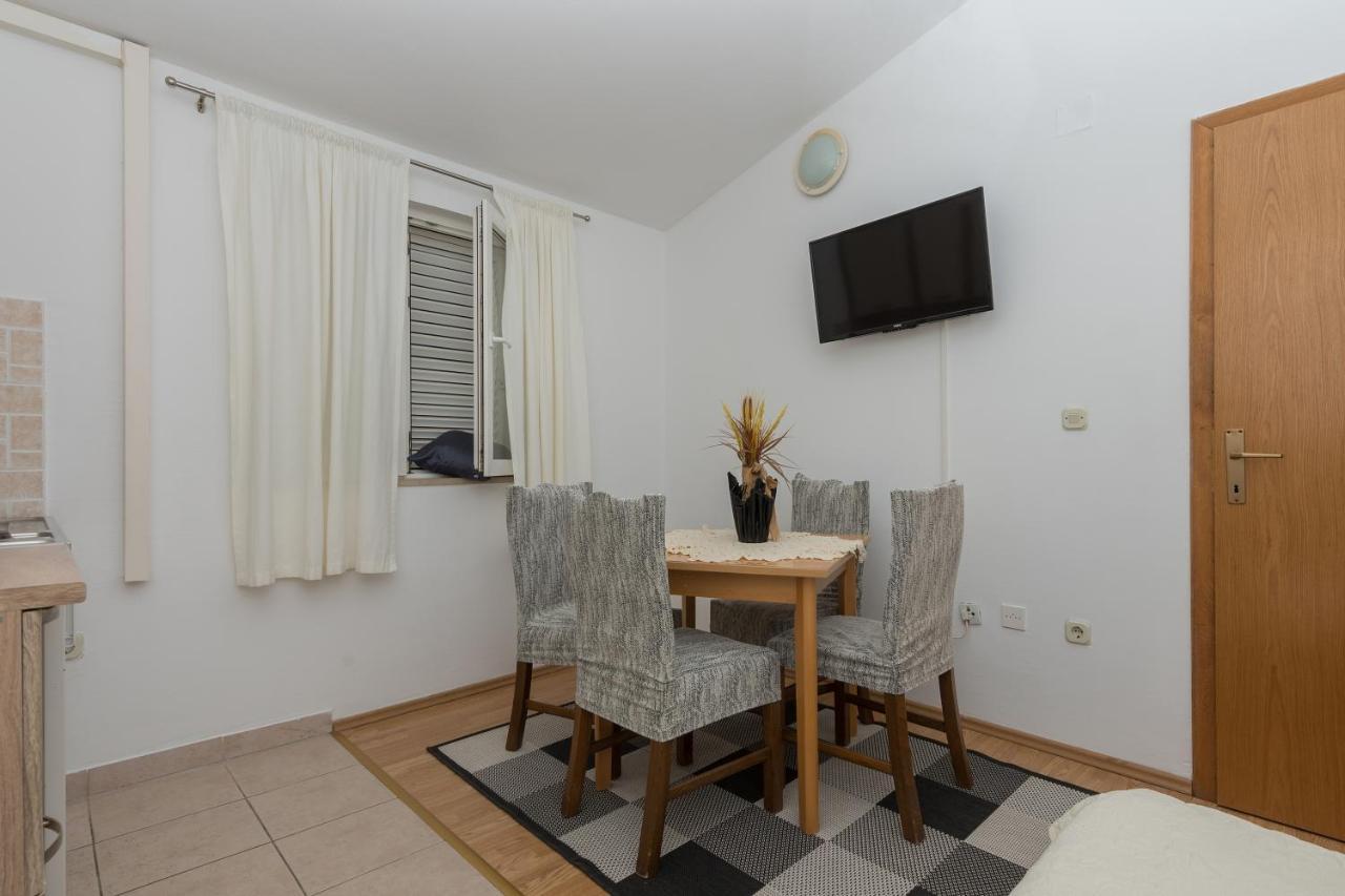 Apartments Dalmato Макарска Екстериор снимка