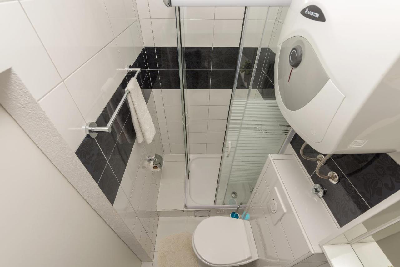 Apartments Dalmato Макарска Екстериор снимка