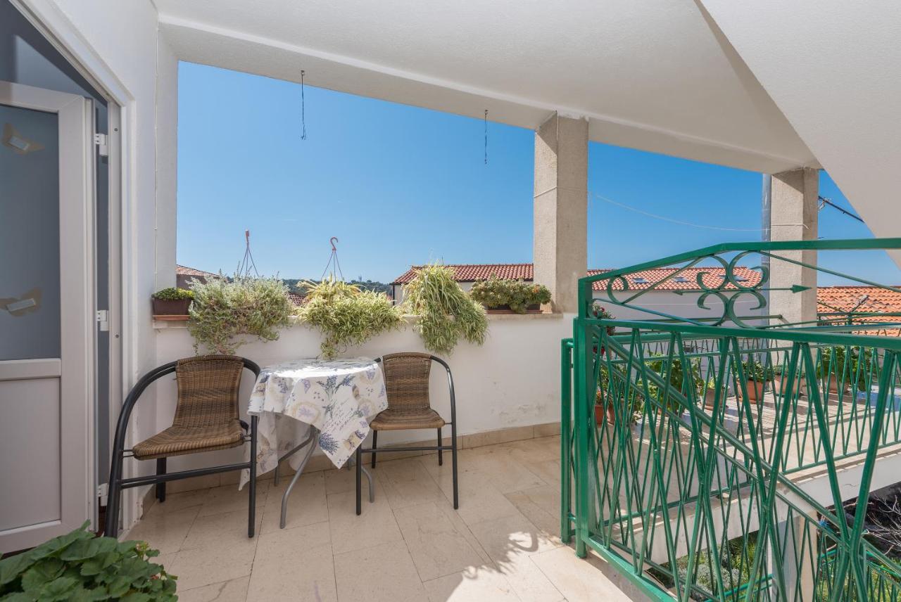 Apartments Dalmato Макарска Екстериор снимка