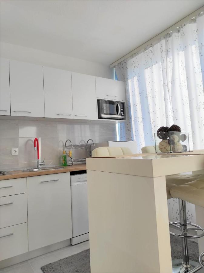 Apartments Dalmato Макарска Екстериор снимка